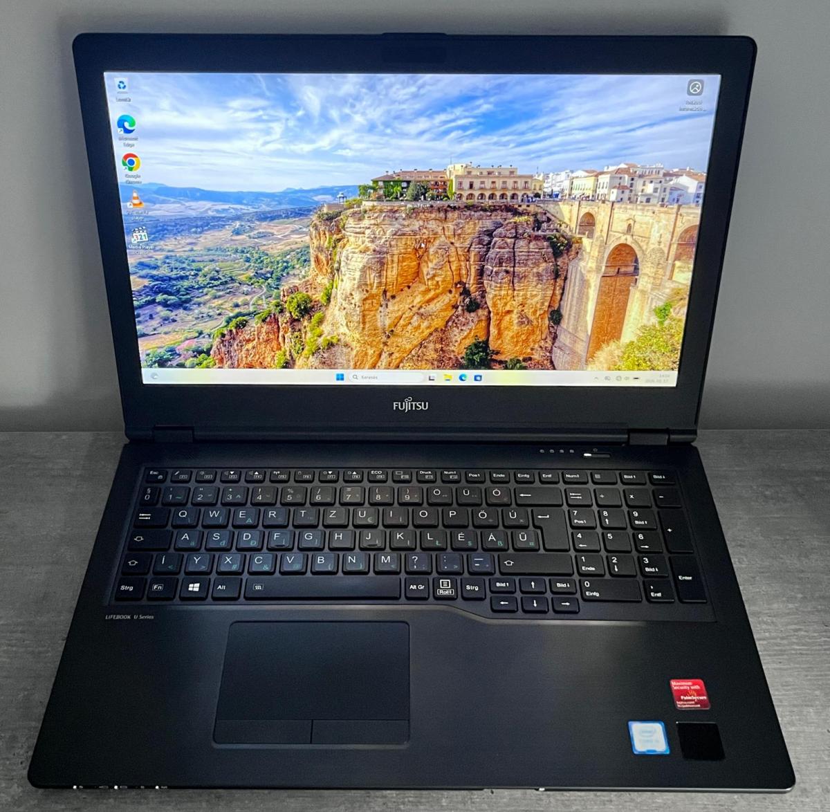 Fujitsu LIFEBOOK U758